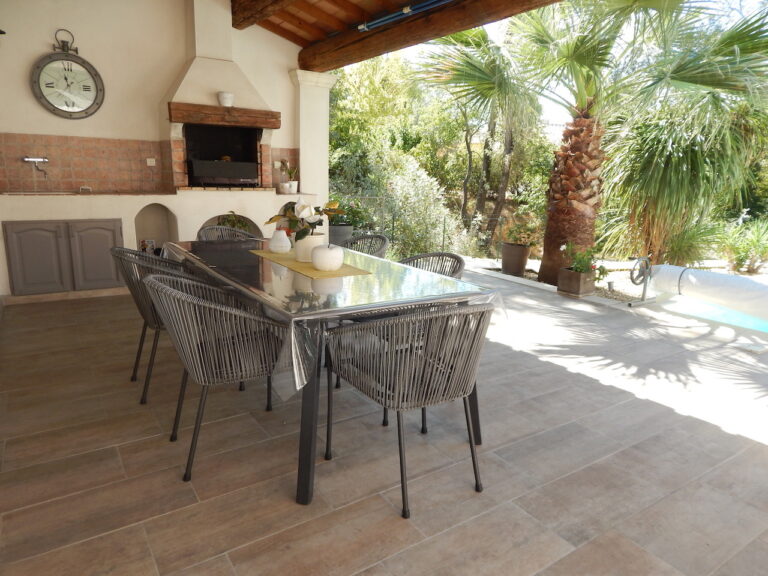 Belle villa climatisée avec piscine