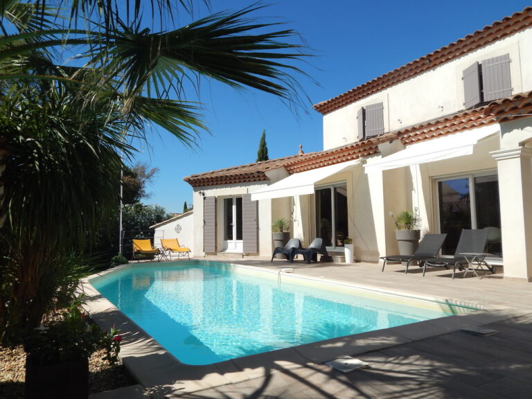 Belle villa climatisée avec piscine