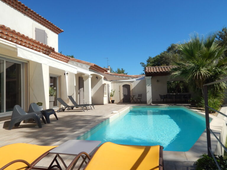 Belle villa climatisée avec piscine