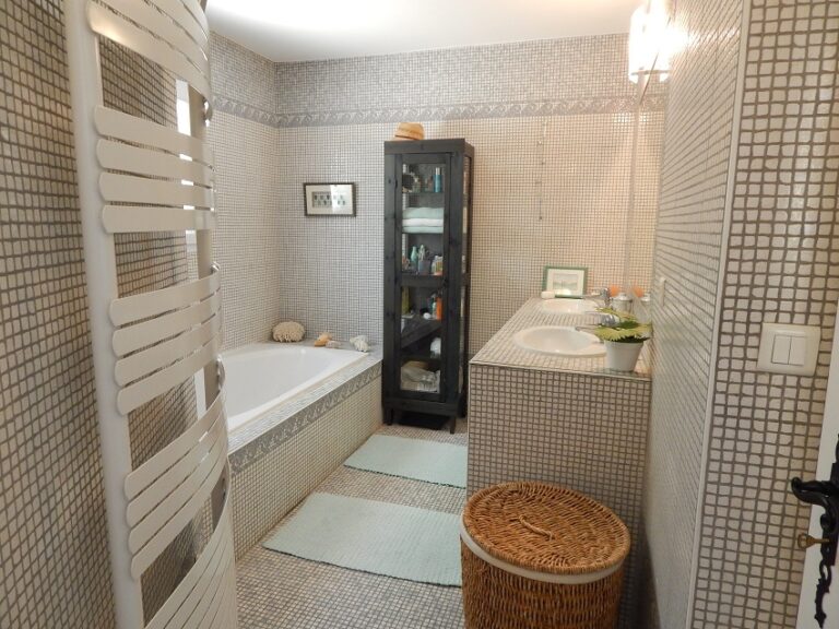 Belle villa climatisée avec piscine