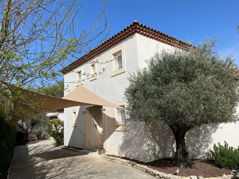 Belle villa climatisée avec piscine