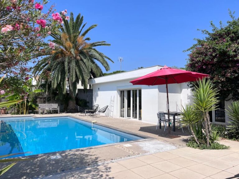 Charmante villa climatisée de plein pied avec piscine et jardin paysagé