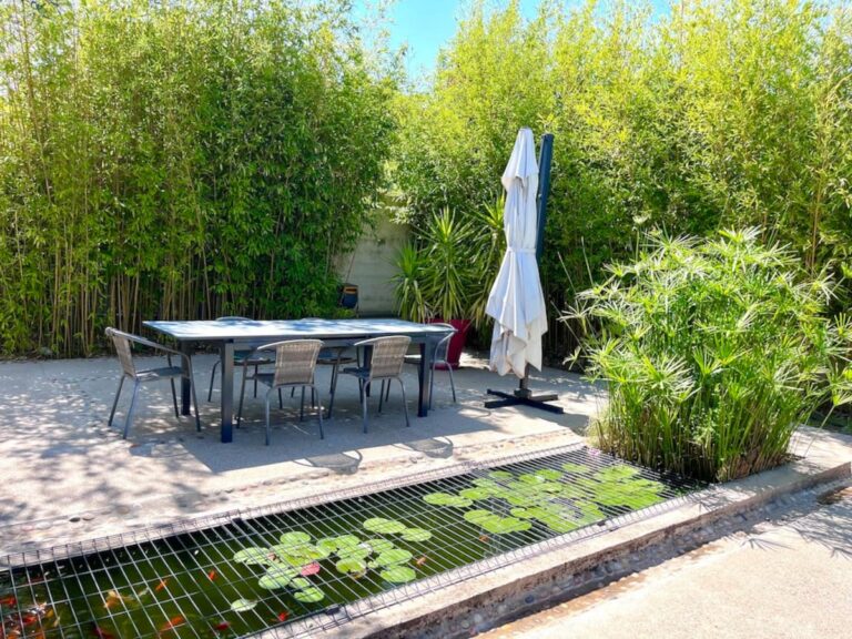 Charmante villa climatisée de plein pied avec piscine et jardin paysagé