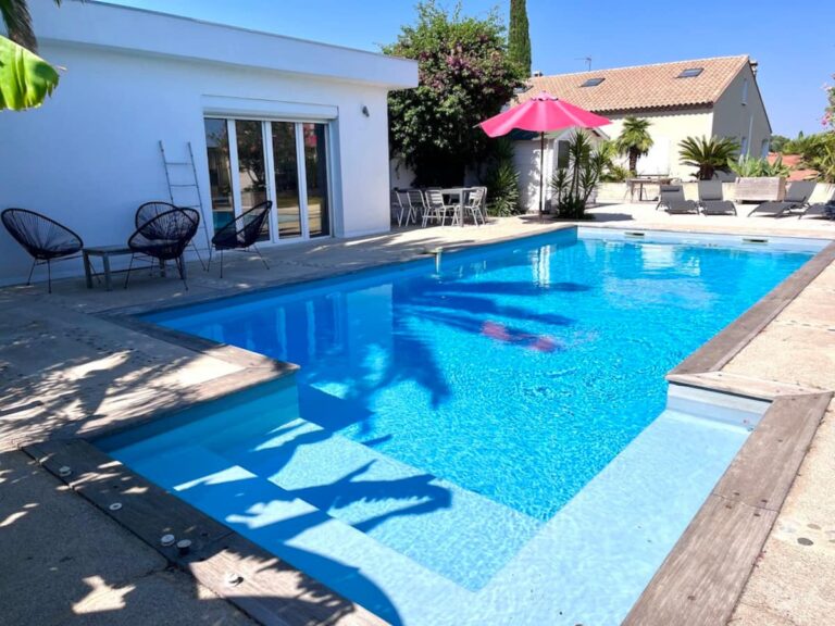 Charmante villa climatisée de plein pied avec piscine et jardin paysagé