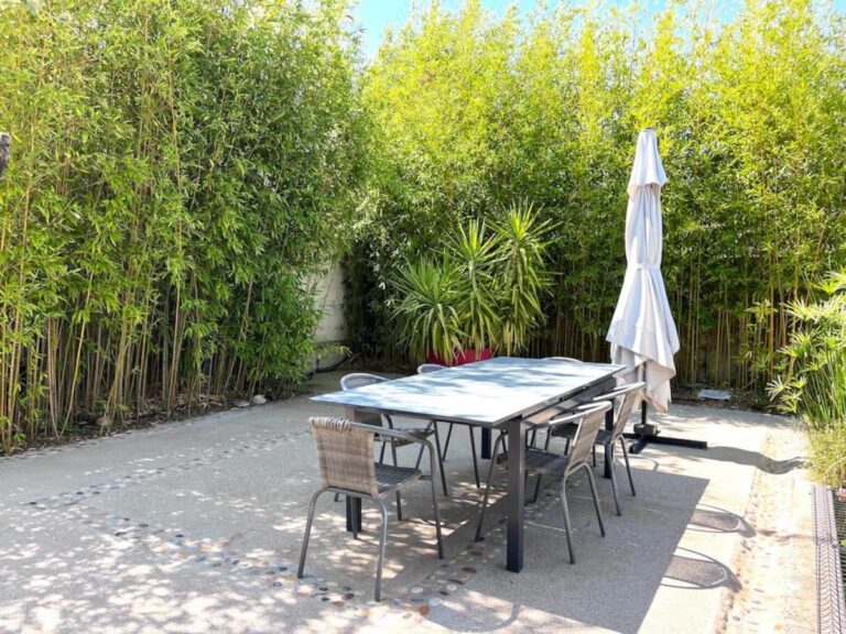 Charmante villa climatisée de plein pied avec piscine et jardin paysagé