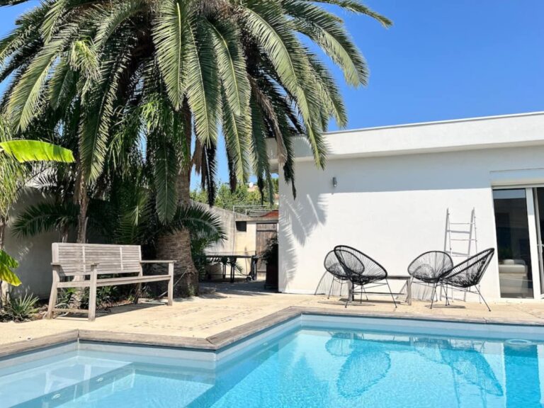 Charmante villa climatisée de plein pied avec piscine et jardin paysagé