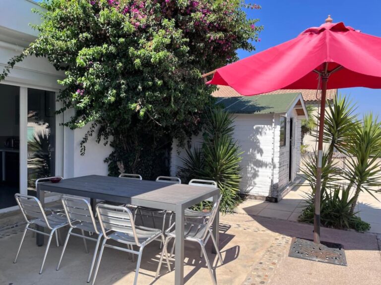 Charmante villa climatisée de plein pied avec piscine et jardin paysagé