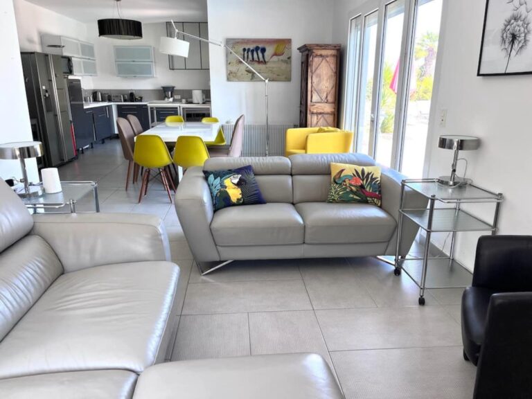Charmante villa climatisée de plein pied avec piscine et jardin paysagé