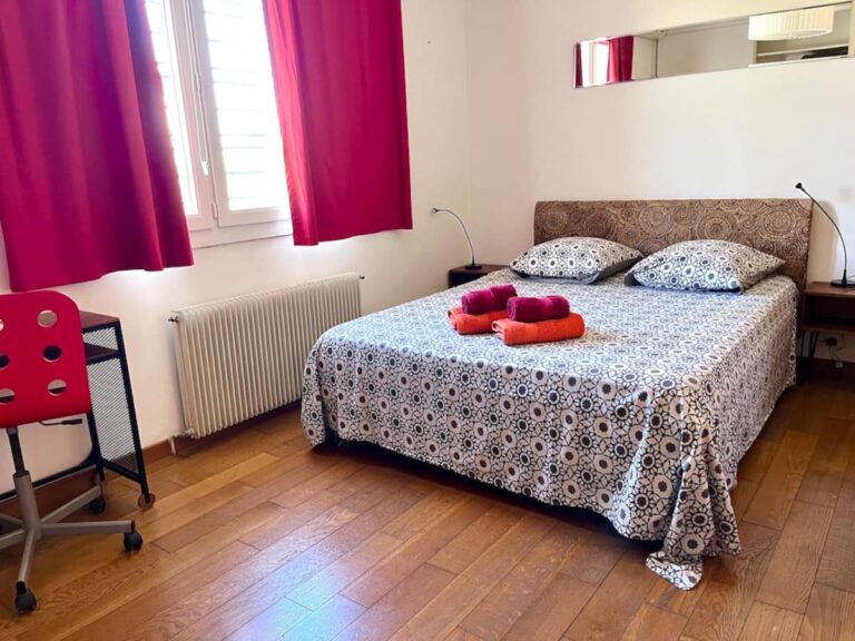 Charmante villa climatisée de plein pied avec piscine et jardin paysagé