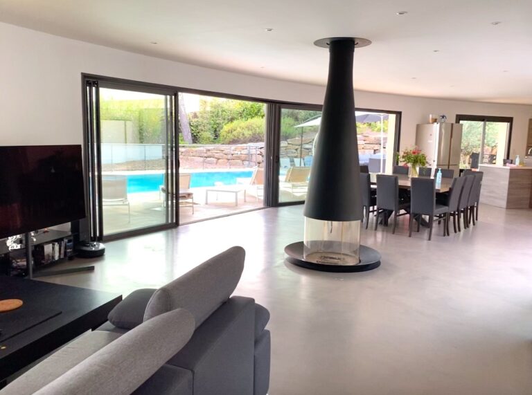 Superbe et spacieuse propriété avec piscine et spa