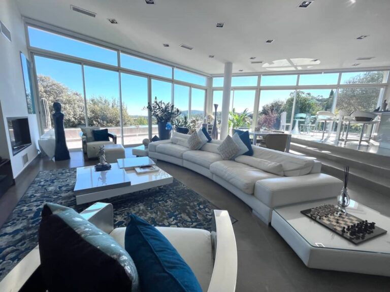 Splendide villa contemporaine avec vue panoramique sur le Pic Saint Loup