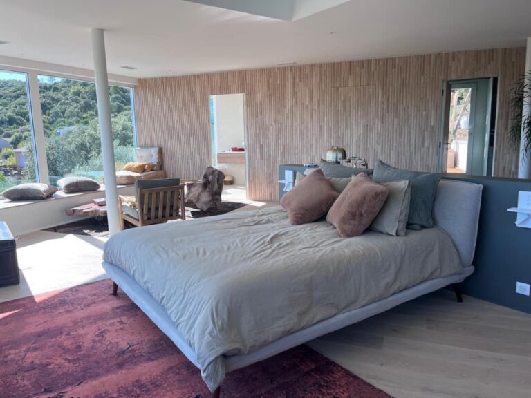Splendide villa contemporaine avec vue panoramique sur le Pic Saint Loup