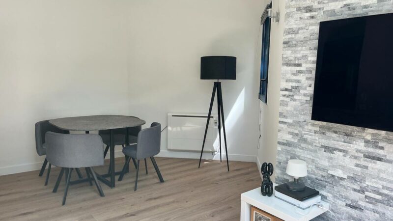 Bel appartement climatisé sur le golf et proche des plages