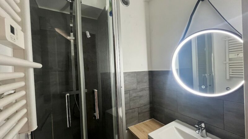 Bel appartement climatisé sur le golf et proche des plages