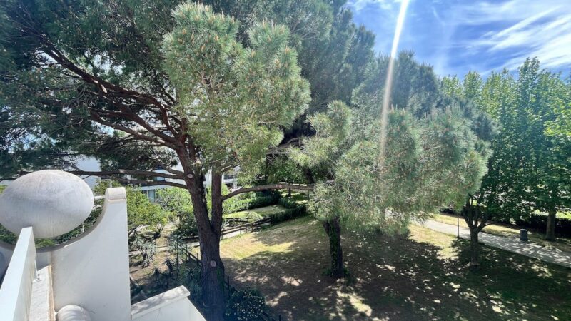 Bel appartement climatisé sur le golf et proche des plages