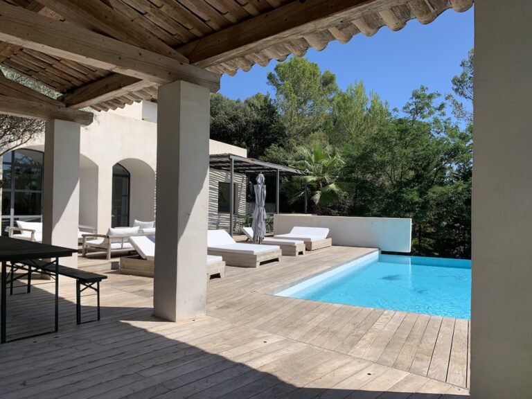 terrasse jardin piscine