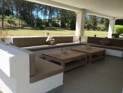 Villa contemporaine avec piscine et sauna