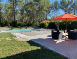 Villa contemporaine avec piscine et sauna