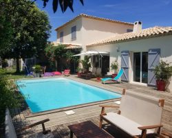 Villa tout confort climatiséee avec piscine et  spa proche des plages