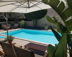Villa tout confort climatiséee avec piscine et  spa proche des plages