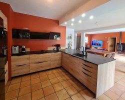 Villa tout confort climatiséee avec piscine et  spa proche des plages