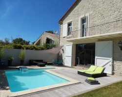 Spacieuse maison de village avec piscine