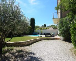 Spacieuse maison de village avec piscine