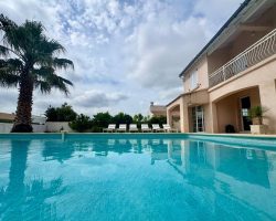 Belle villa entièrement climatisée avec piscine
