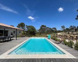 Paisible villa avec piscine proche du Pic Saint-Loup.