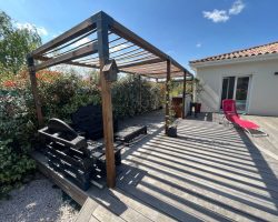 Paisible villa avec piscine proche du Pic Saint-Loup.