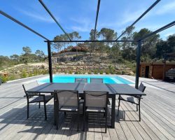 Paisible villa avec piscine proche du Pic Saint-Loup.
