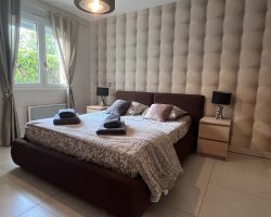 Villa avec piscine dans le domaine du Golf, entre mer et ville​