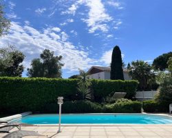 Villa avec piscine dans le domaine du Golf, entre mer et ville​