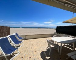 Maison de la plage, front de mer, les pieds dans l'eau ...​