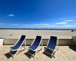 Maison de la plage, front de mer, les pieds dans l'eau ...​