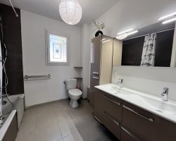 Charmante villa climatisée avec piscine​