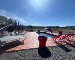 Charmante maison, piscine et vue panoramique​