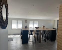 Charmante maison, piscine et vue panoramique​