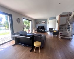 Villa climatisée avec piscine.