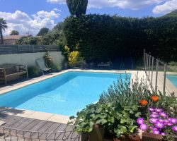 Villa climatisée avec piscine.