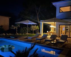 Villa en soirée
