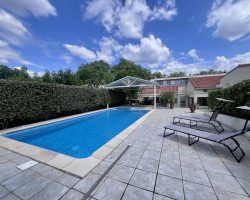 Maison de ville avec piscine privée, jardin et terrasses
