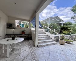 Maison de ville avec piscine privée, jardin et terrasses