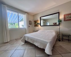 Maison de ville avec piscine privée, jardin et terrasses